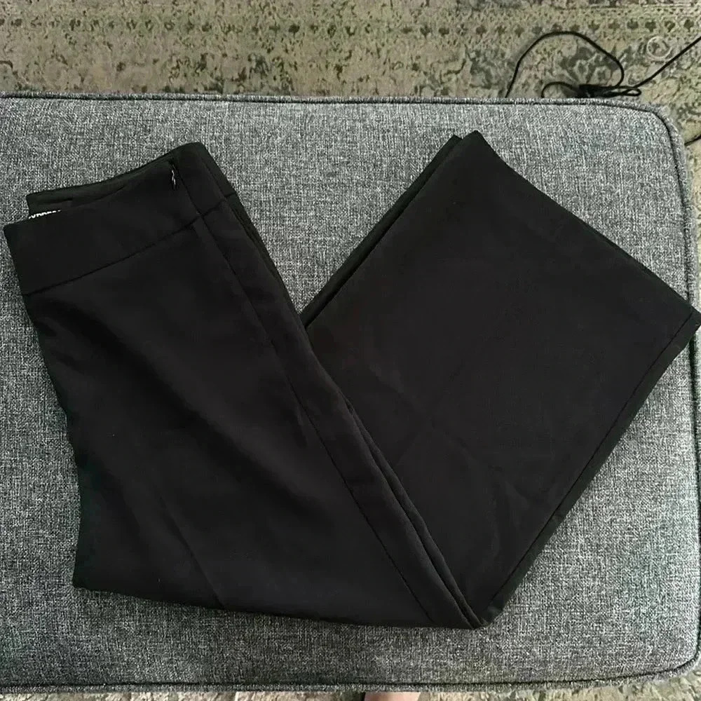 Never Worn Size 10 Express Cropped dress pants